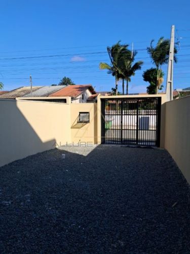 Sobrado com 3 suítes em Balneário Piçarras 766383