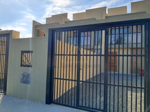 Sobrado com 3 suítes em Balneário Piçarras 766387