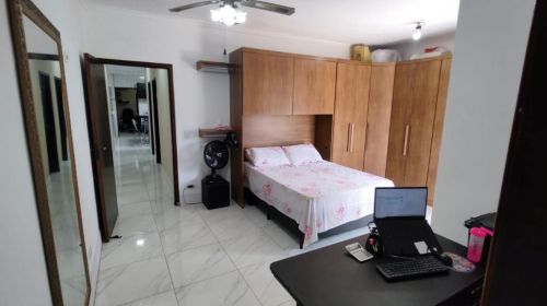 Sobrado com salão à venda em Utinga Santo André 2 dorm. 280m² 3 wc em Av. de Grande Movimento. 768762