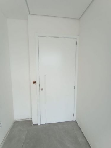 Tenha uma porta totalmente laqueada em sua obra  Fale com a Phanda Portas 738203