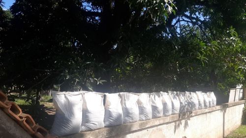 Terra Adubada Itaboraí Rj Saco 20kg Melhor Preço  752387