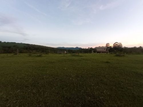 Terreno na divisa de Igarapé com Mateus Leme 20.000m2 com muita água 760010 Terreno na divisa de Igarapé com Mateus Leme 20.000m2 com muita água 760010