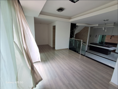 Vende se linda casa duplex 250m² com  3 Quartos  2 Vagas livres e cobertas  3 Banheiros Bairro Pedra Azul Contagem  777824