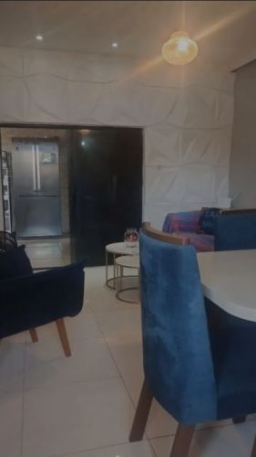 Vendo casa em Madureira     Apenas 200.00000   774565