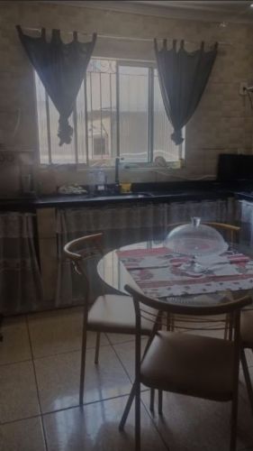 Vendo casa em Madureira     Apenas 200.00000   774566