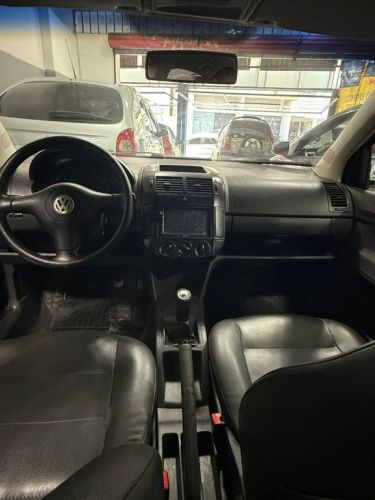 Volkswagen Polo Sedan 1.6 Gasolina 2005 758045