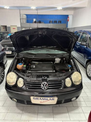 Volkswagen Polo Sedan 1.6 Gasolina 2005 758047